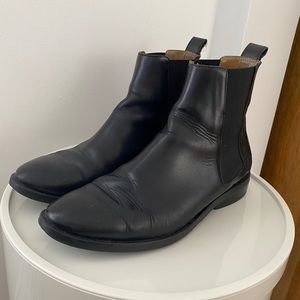Everlane new modern Chelsea boots